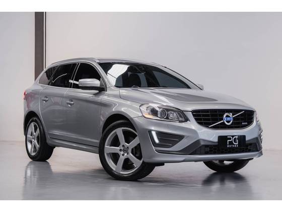 VOLVO XC60 2.0 T5 R DESIGN TURBO GASOLINA 4P AUTOMÁTICO VOLVO XC60 2.0 T5 R DESIGN TURBO GASOLINA 4P AUTOMÁTICO
